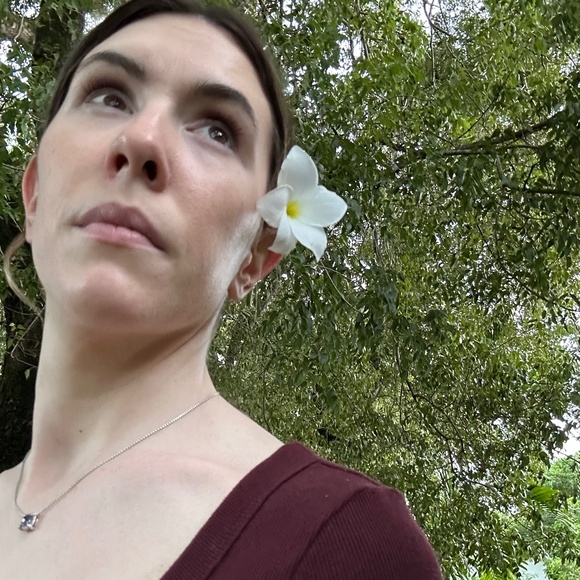 Meet your Posher, Jaclyn - Picture 1 of 4